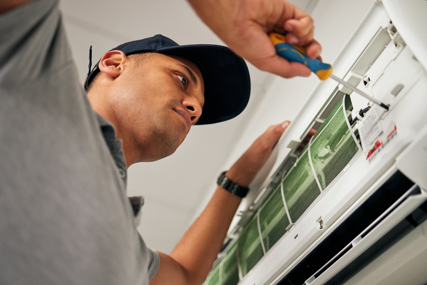 Top Signs You Need Immediate AC Repair 2 ac repairs